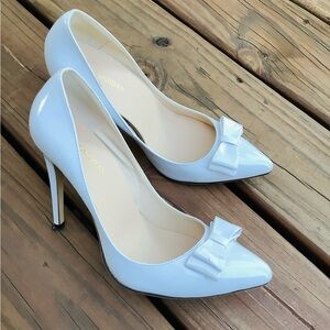 Stylish stiletto heel pump 🌹